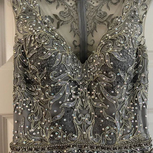 Tony Bowls Evening Gown - Picture 6 of 13